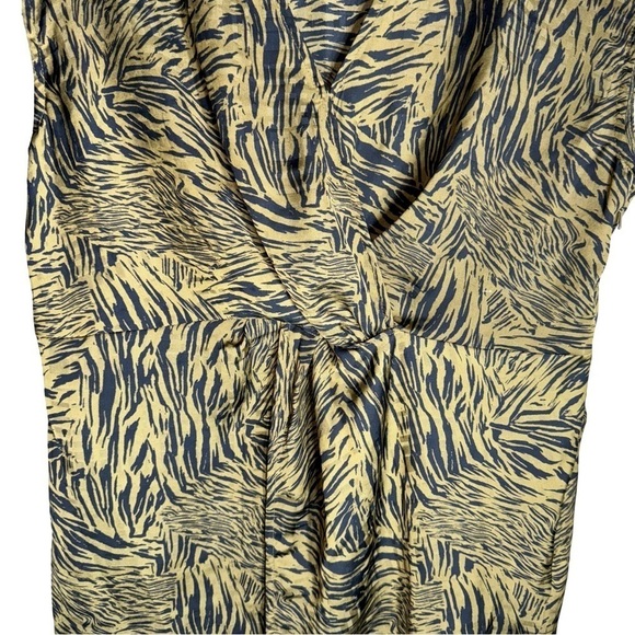 Halogen Twist Front Top Animal Print - Size M - Picture 2 of 5